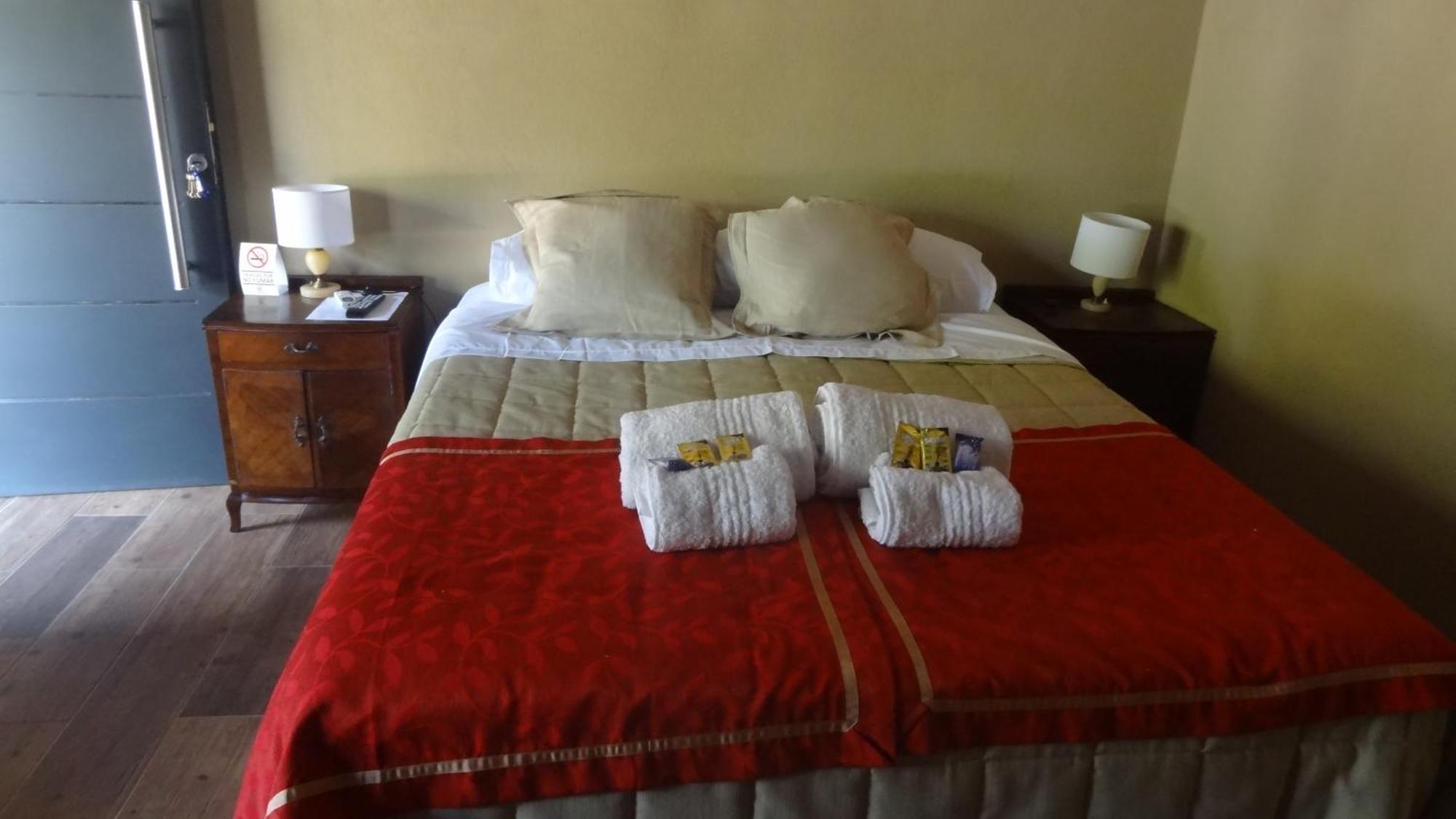 Tierra Mansa - Posada De Campo & Spa - Piscina Climatizada Hotel Marcos Paz Værelse billede